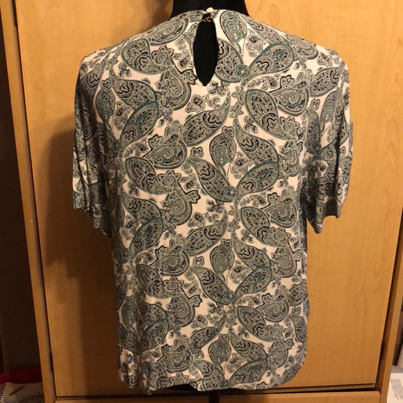 Unique Patterned Top - Picture 3 of 3